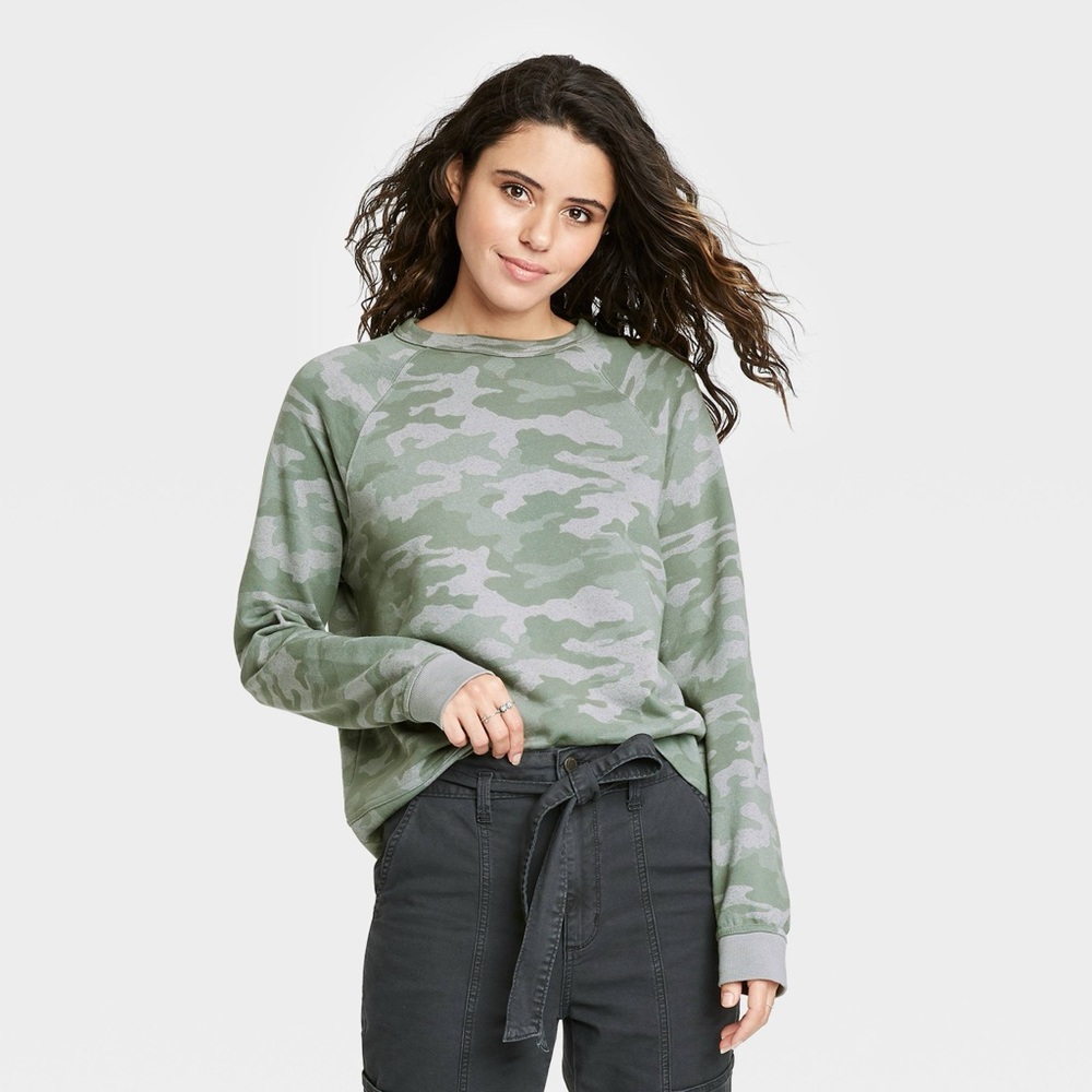 Universal Thread Olive Green Pullover Crewneck Sw… - image 1